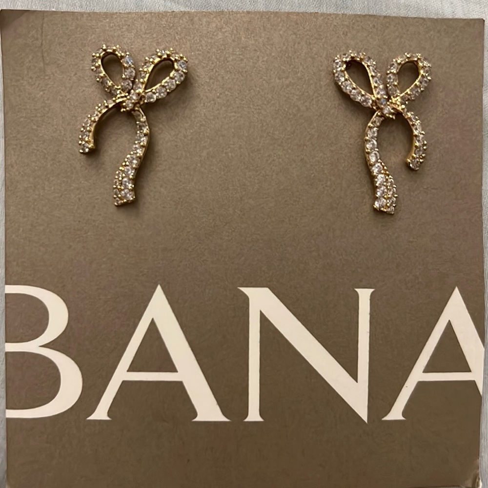Banana Republic elegant earrings. Crystal Bow earrings. Brand new, never worn.